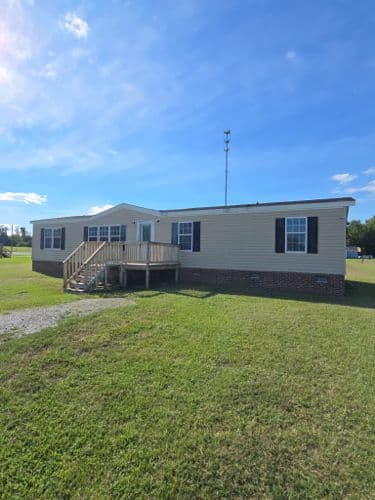 2002 4-Bedroom Manufactured Home — Pinetops, NC in Pinetops, NC