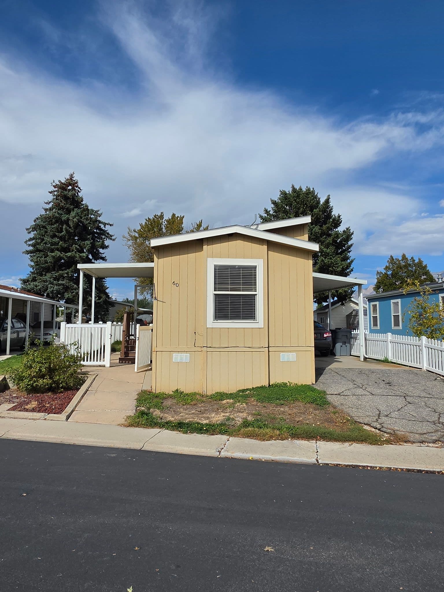 2012 CHAMPION 2-Bedroom Manufactured Home — Farr West, UT in Farr West, UT