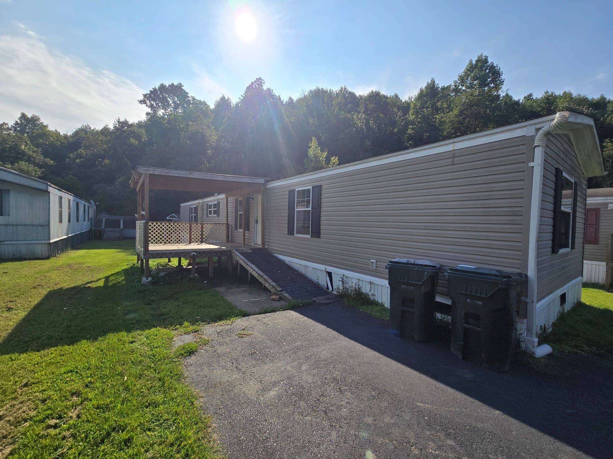 2012 CLAYTON 3-Bedroom Manufactured Home — Bristol, VA in Bristol, VA