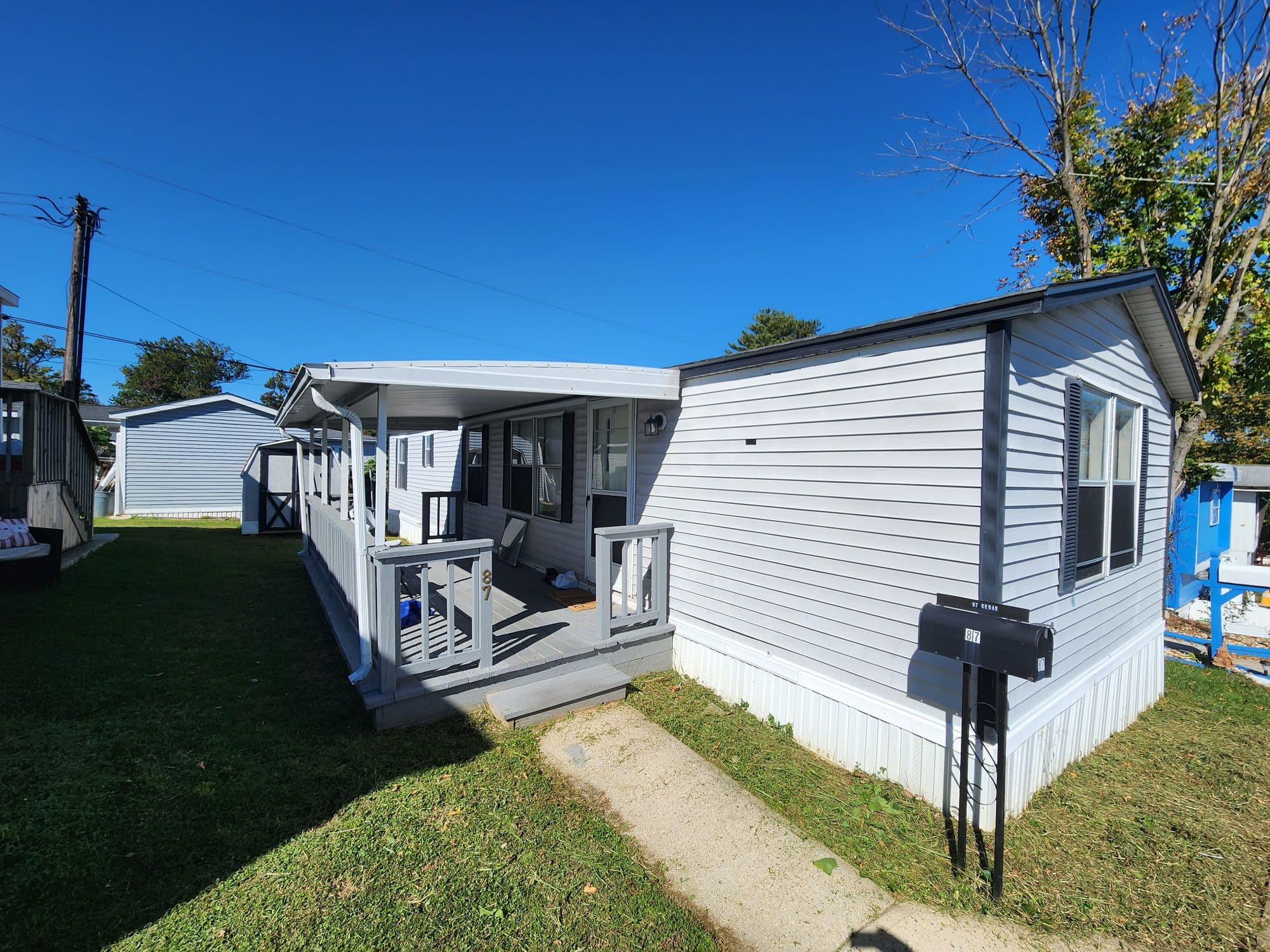 1987 BURLINGTON 2-Bedroom Manufactured Home — Wilmington, DE in Wilmington, DE